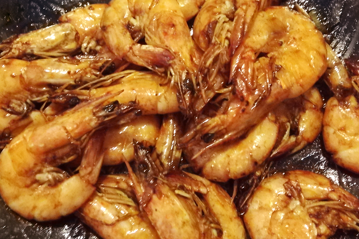 红亮润泽油焖大虾怎么样,油焖大虾这样做色泽红亮太好吃了