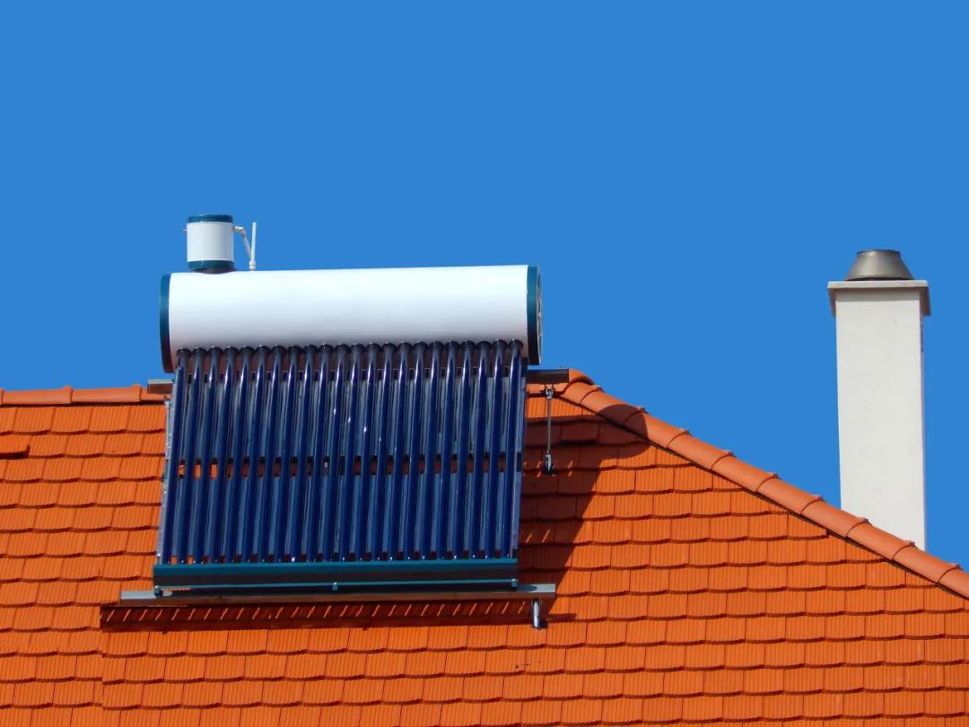 天气悄悄回暖,天气突变雷雨来临