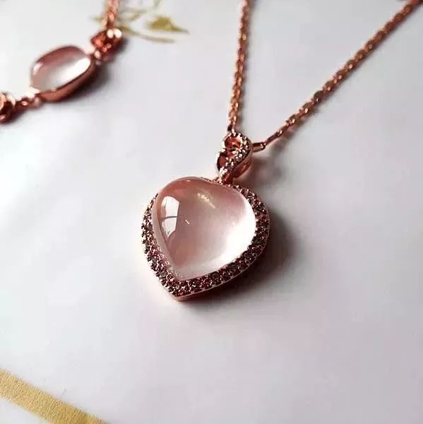 草莓晶是天然的还是合成的,草莓晶属于水还是火