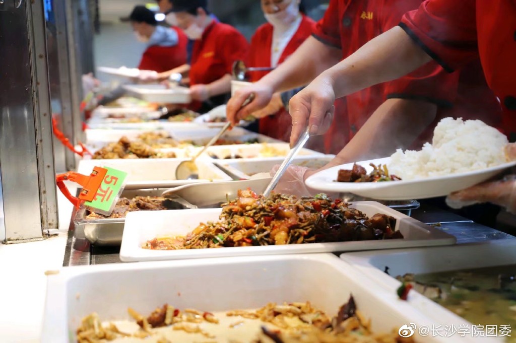 上“二批本科”，也要挑个条件好的，这5所大学伙食堪比饭店