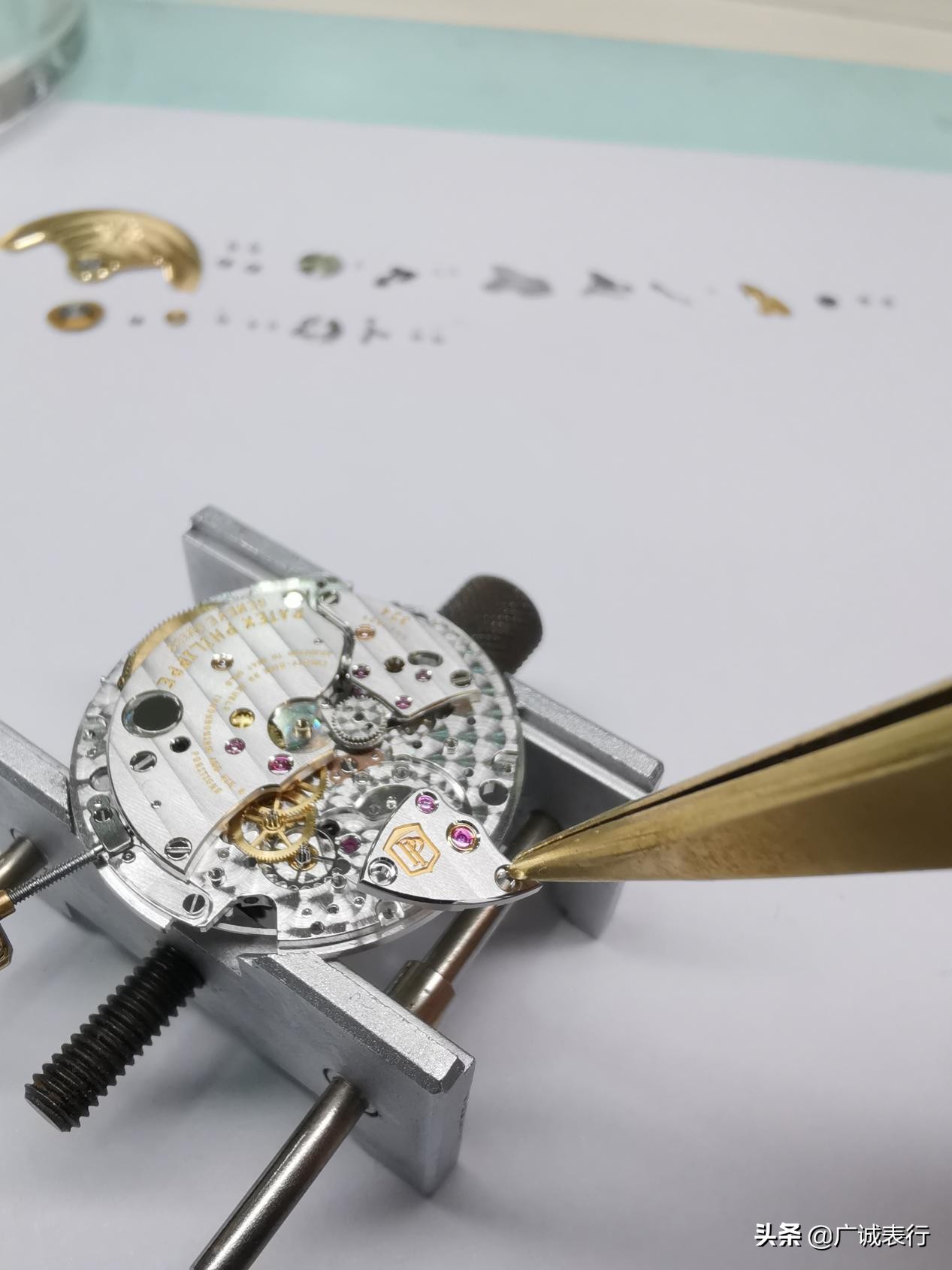 机械手表校表仪如何使用,机械手表调时间注意事项