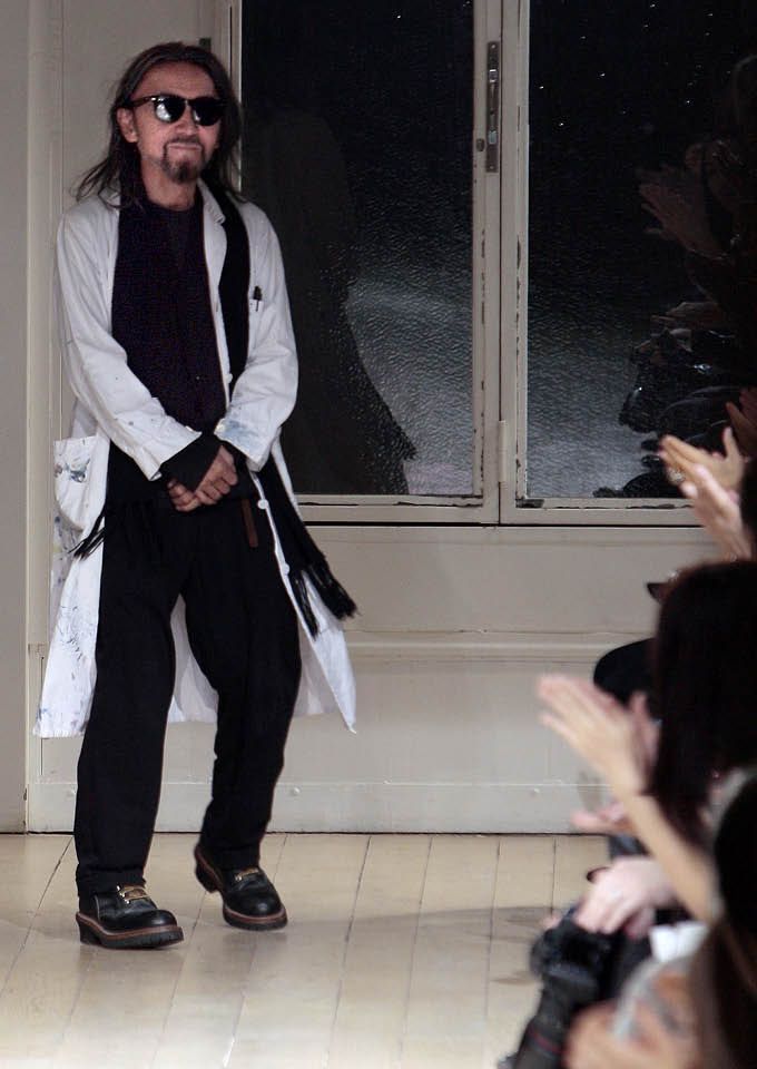 老佛爷退休、纪梵希去世、麦昆自杀……回顾20年来时装圈13件大事