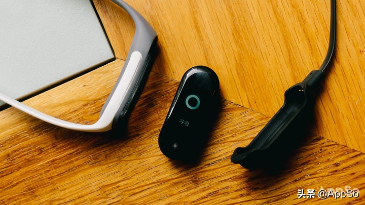 keep运动手环自由训练和肌力训练,可以将运动数据同步到keep的手环