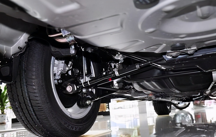 宝骏560跑高速120发飘吗,高速120车身发飘和定位有关系吗