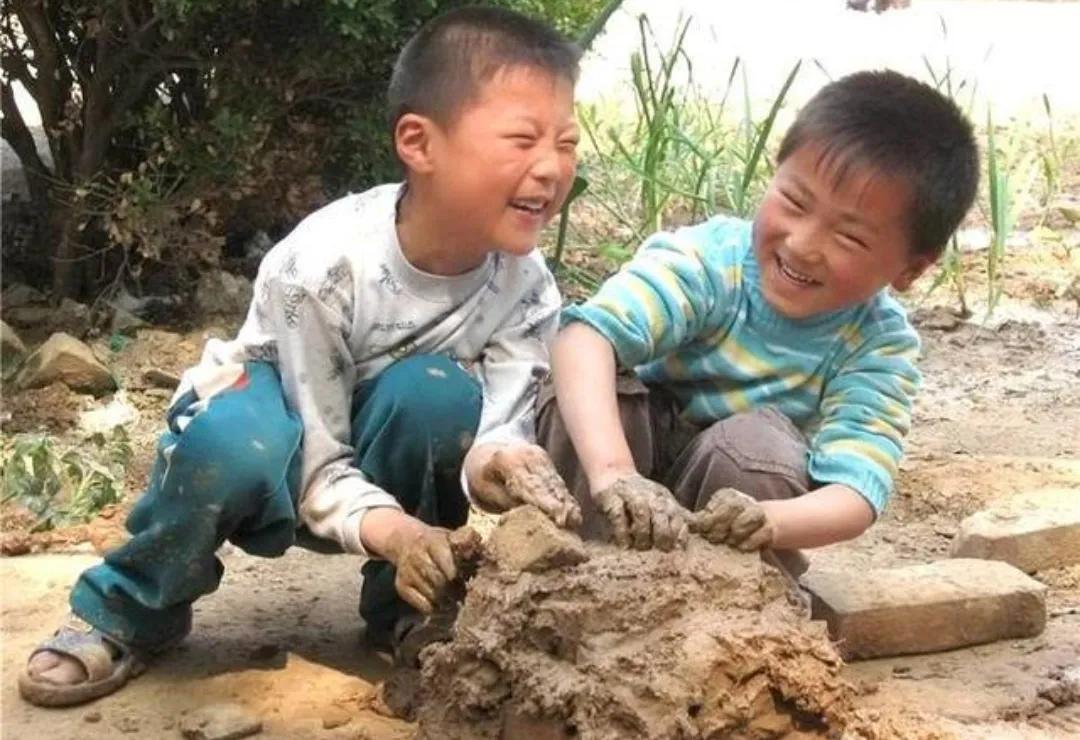 70后童年玩游戏的回忆完整版视频,70后80后童年经典游戏回忆