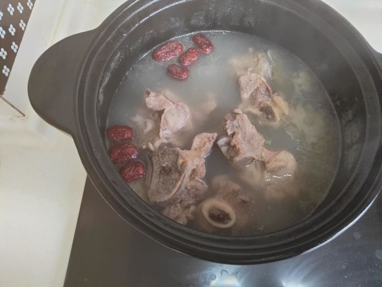 无论炖什么鱼哪2种料不能放,炖大骨头汤需要放哪些调料