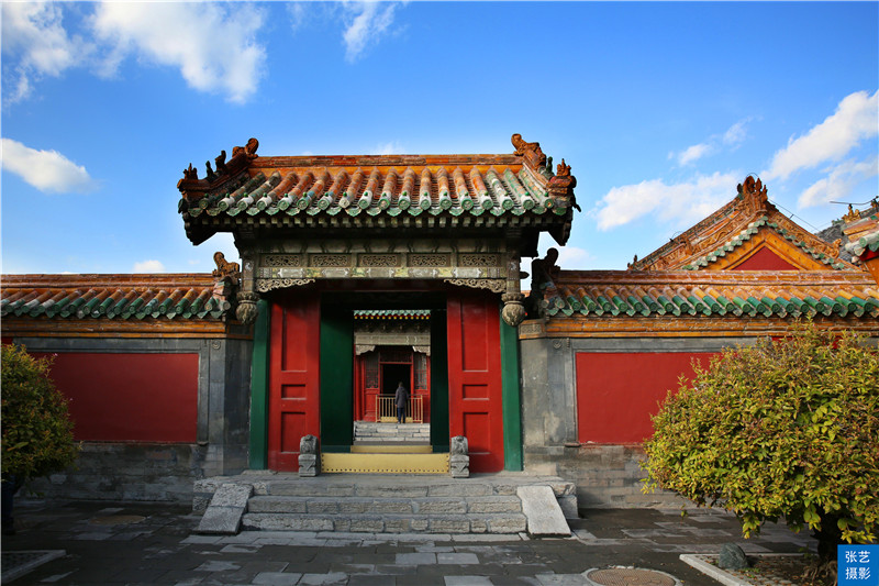 沈阳故宫是举世闻名的建筑物,中国仅存的两大宫殿沈阳故宫