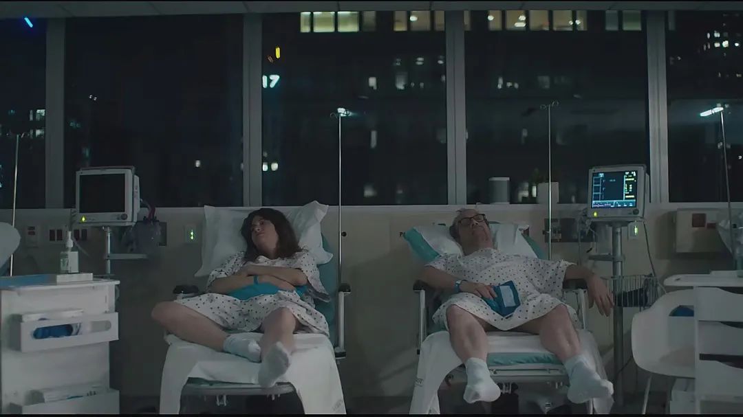 夫妻间的床榻隐私，就这么被拍出来了？