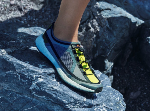 阿迪垃圾环保鞋,阿迪达斯用垃圾搞的鞋