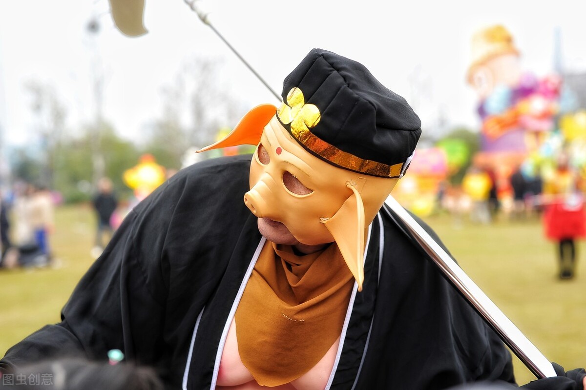 猪八戒踢足球,猪八戒踢足球图片