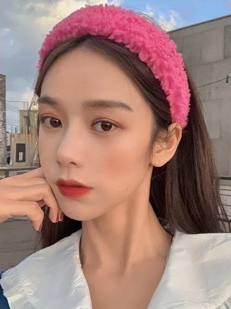 今年流行什么风格的头饰,比较流行百搭的头饰