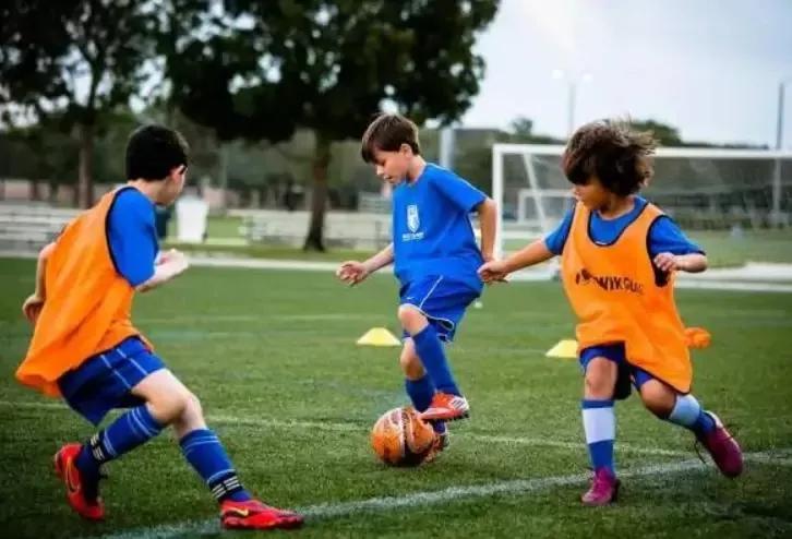 年纪越大越喜欢足球了,中国足球比中国教育更有希望