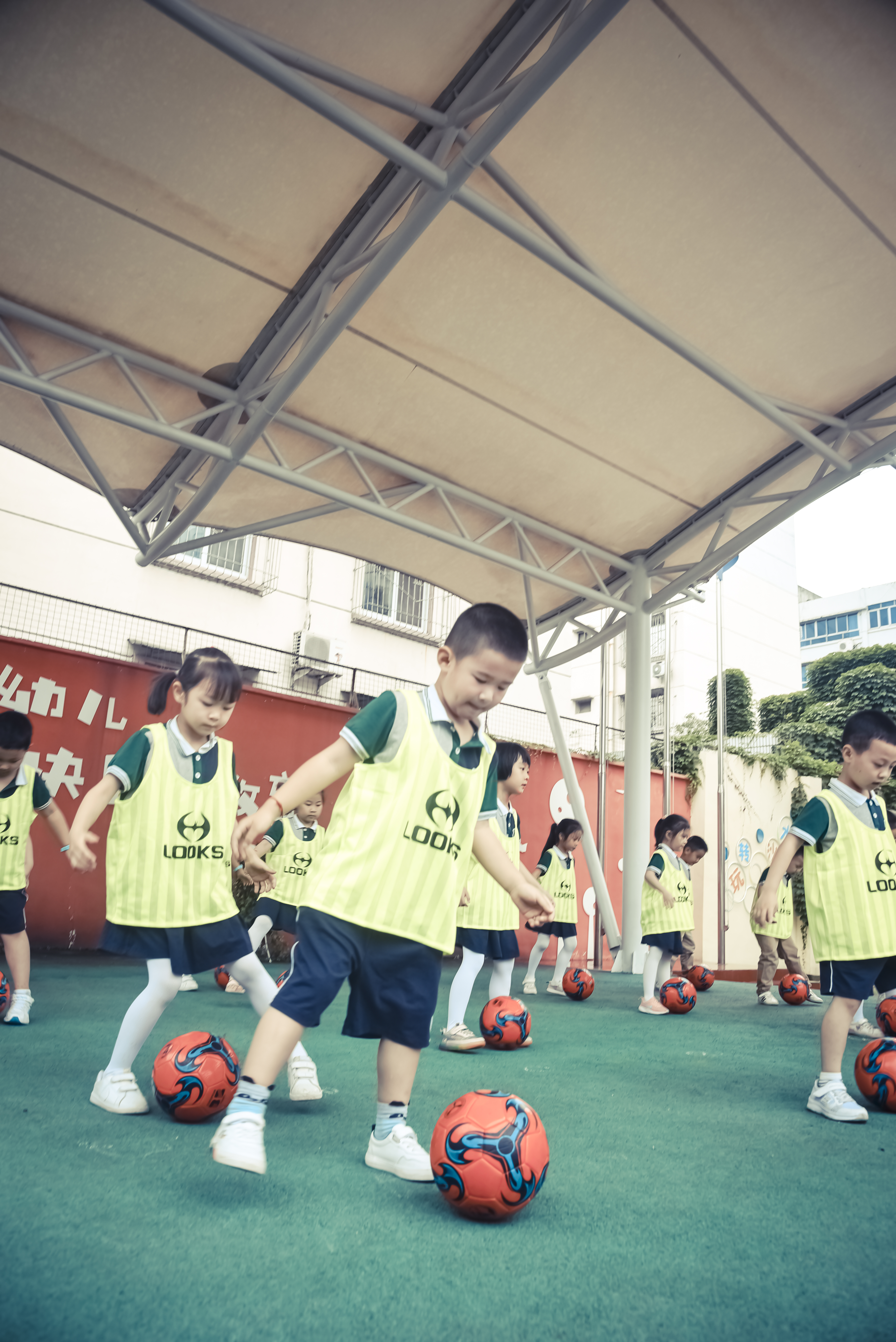 幼儿园足球文化进校园启动仪式,快乐宝宝幼儿园市一级幼儿园