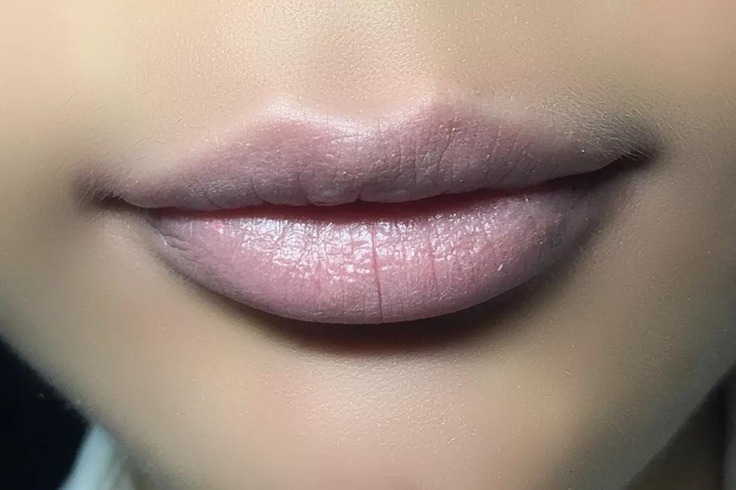 嘴巴有点突出怎么化唇妆,没有唇形怎么画唇妆手把手教