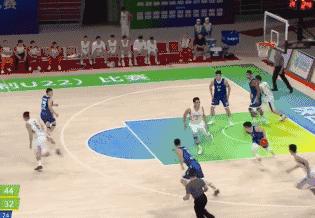 曾凡博首个赛季会打出啥样的表现,曾凡博三分不进