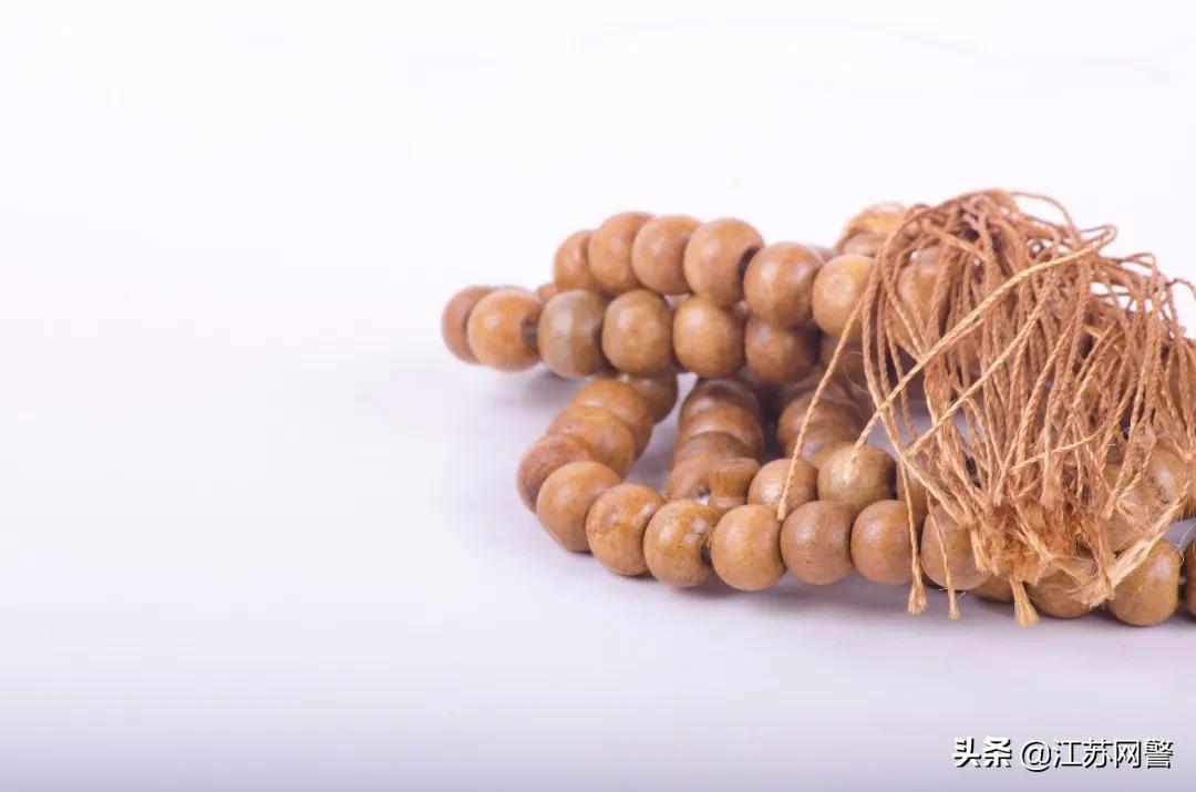 江苏南京：免费看手相！一女子“命”中有“凶煞”花钱化解不料却