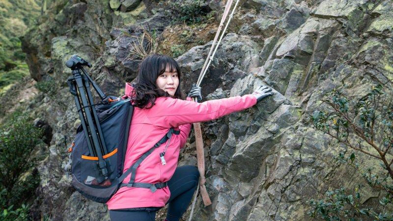 迪卡侬轻量化防雨外套,迪卡侬防风保暖外套测评