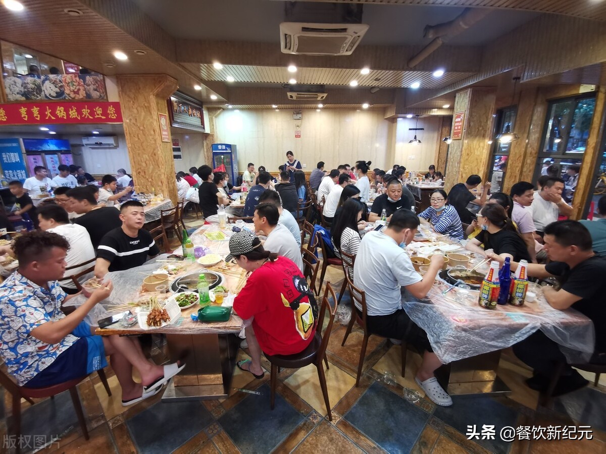 裸辞在广州开火锅店后,血亏230万,我含着泪,走上了天台
