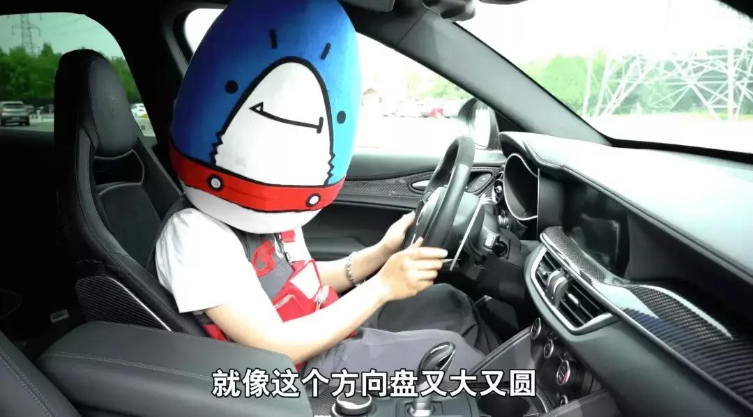 超跑满街都是，3.8秒破百的野兽级SUV你见过几辆？