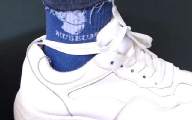 鞋子后面的小尾巴可以修吗,鞋子后面的小尾巴怎么去除