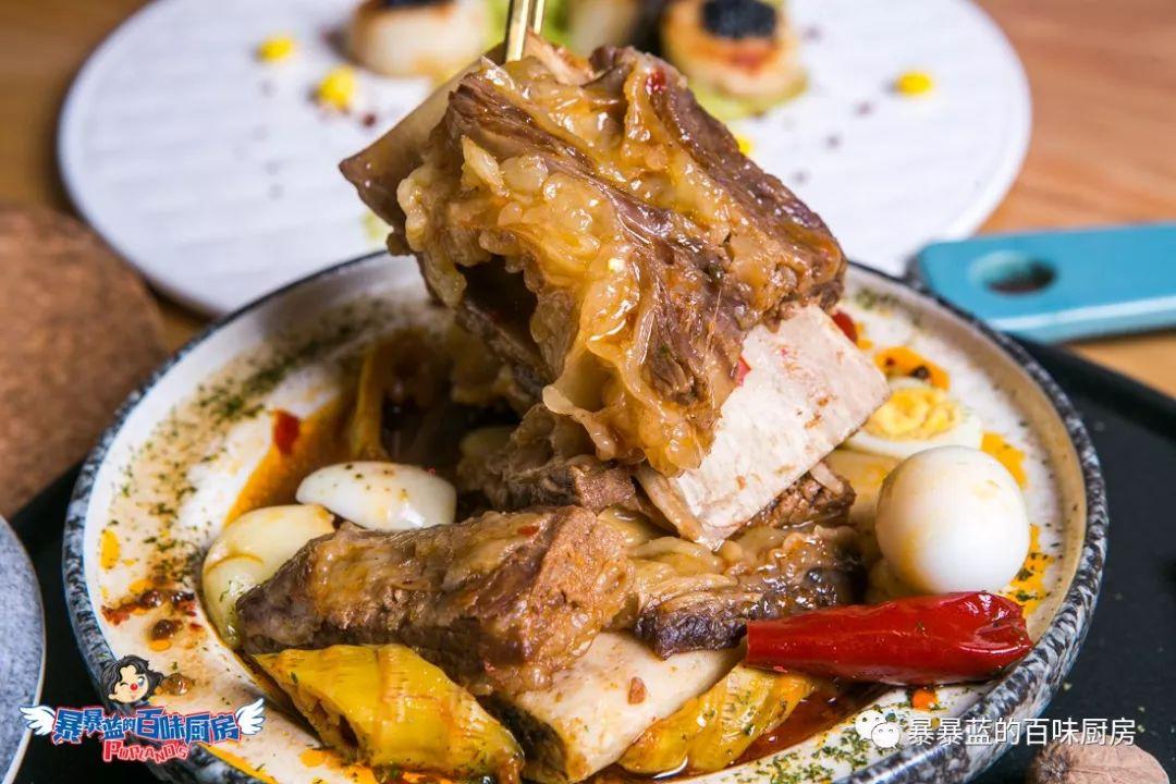 来这家店你真没办法好好吃饭，每道菜都堪比艺术品，好吃到光盘