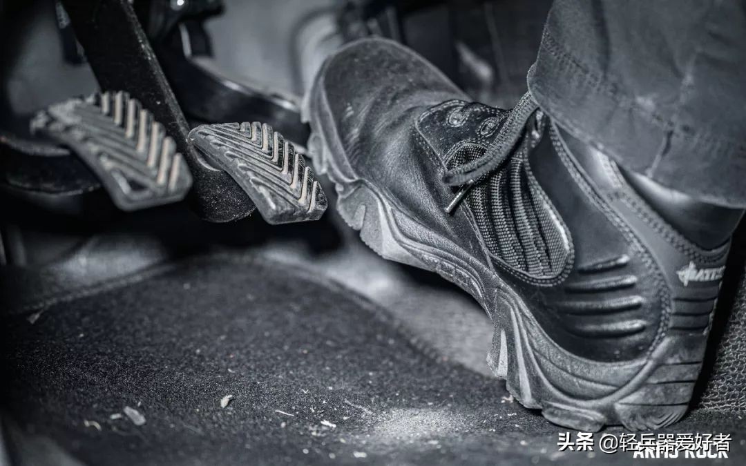 穿什么鞋能抵御零下40度,适合夏天穿的超透气作战靴