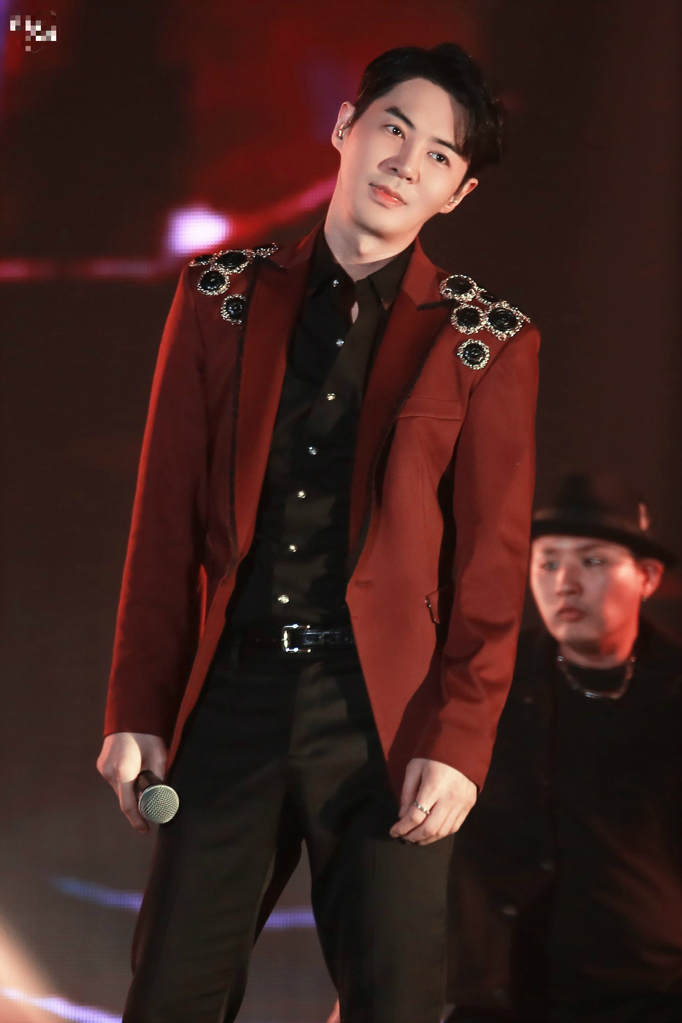 韩男神综艺上与母重逢！为寻母出道当明星，两人40年仅见过一次