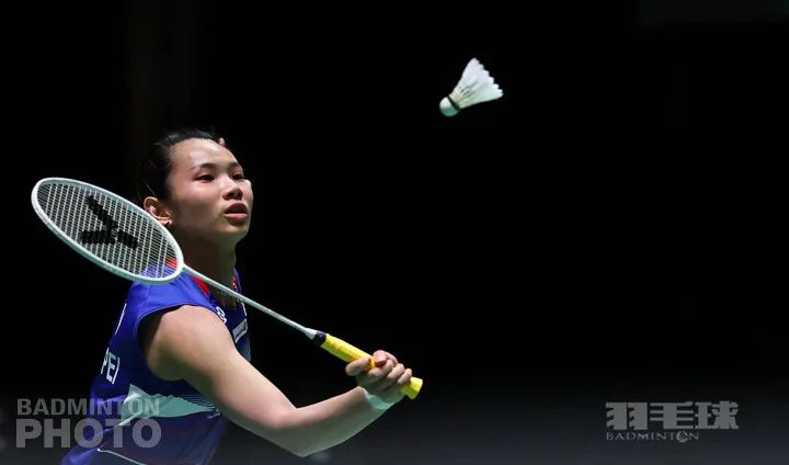 羽毛球双打如何防止搭档球打到头,羽毛球双打对手攻人战术怎么破解