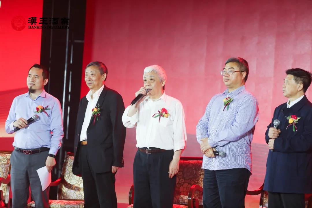 百亿富豪加持，2年成就超级IP，汉王酒业要领跑酱酒“名场面”？