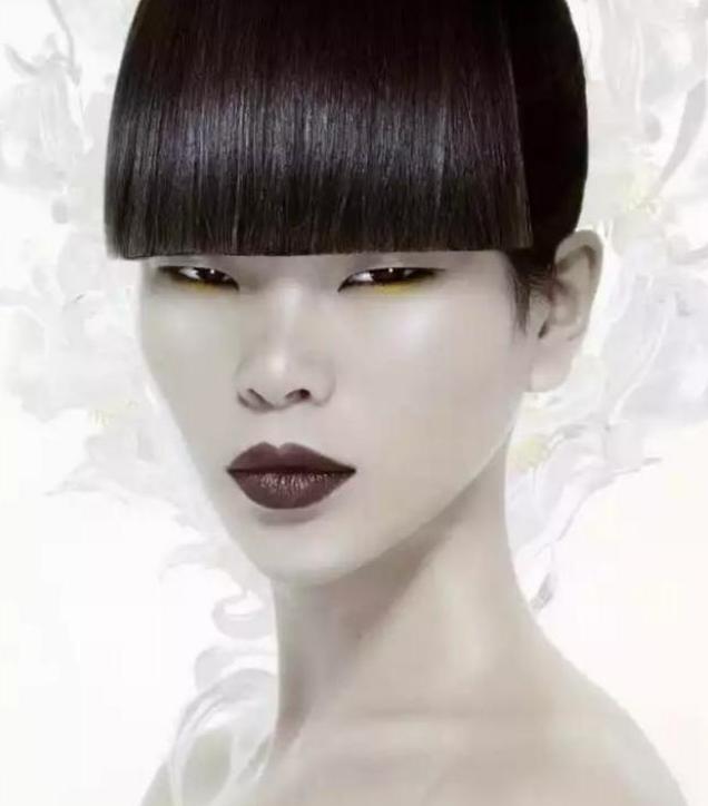 中国超模吕燕在国外有多受欢迎,国外名模评价吕燕