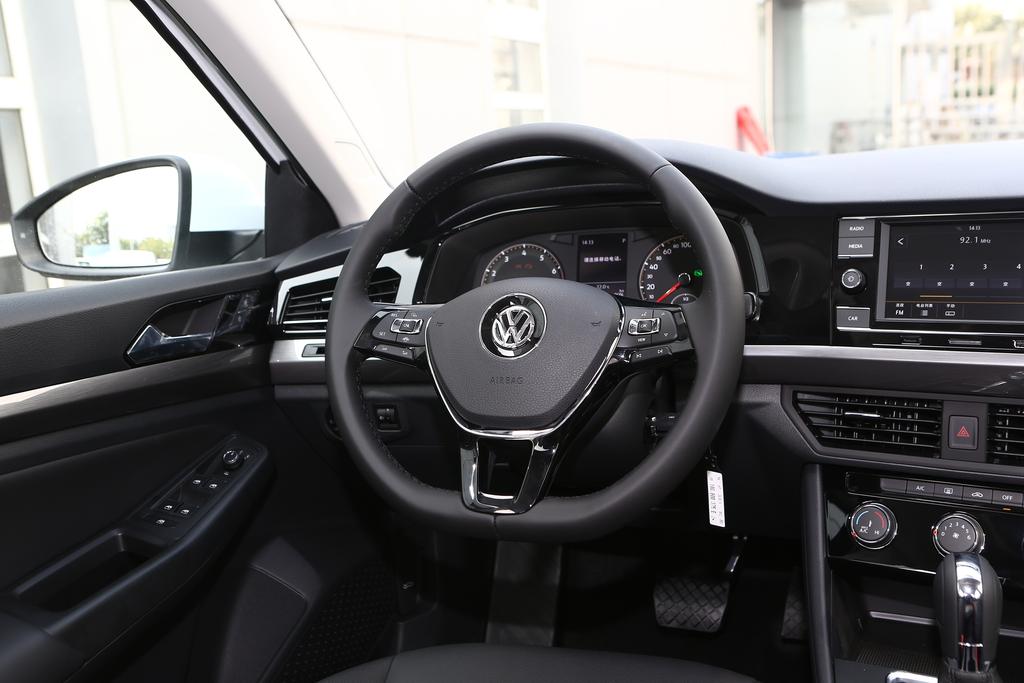 连丈母娘都说好的一台车!体验大众宝来,一台适合买菜的选手