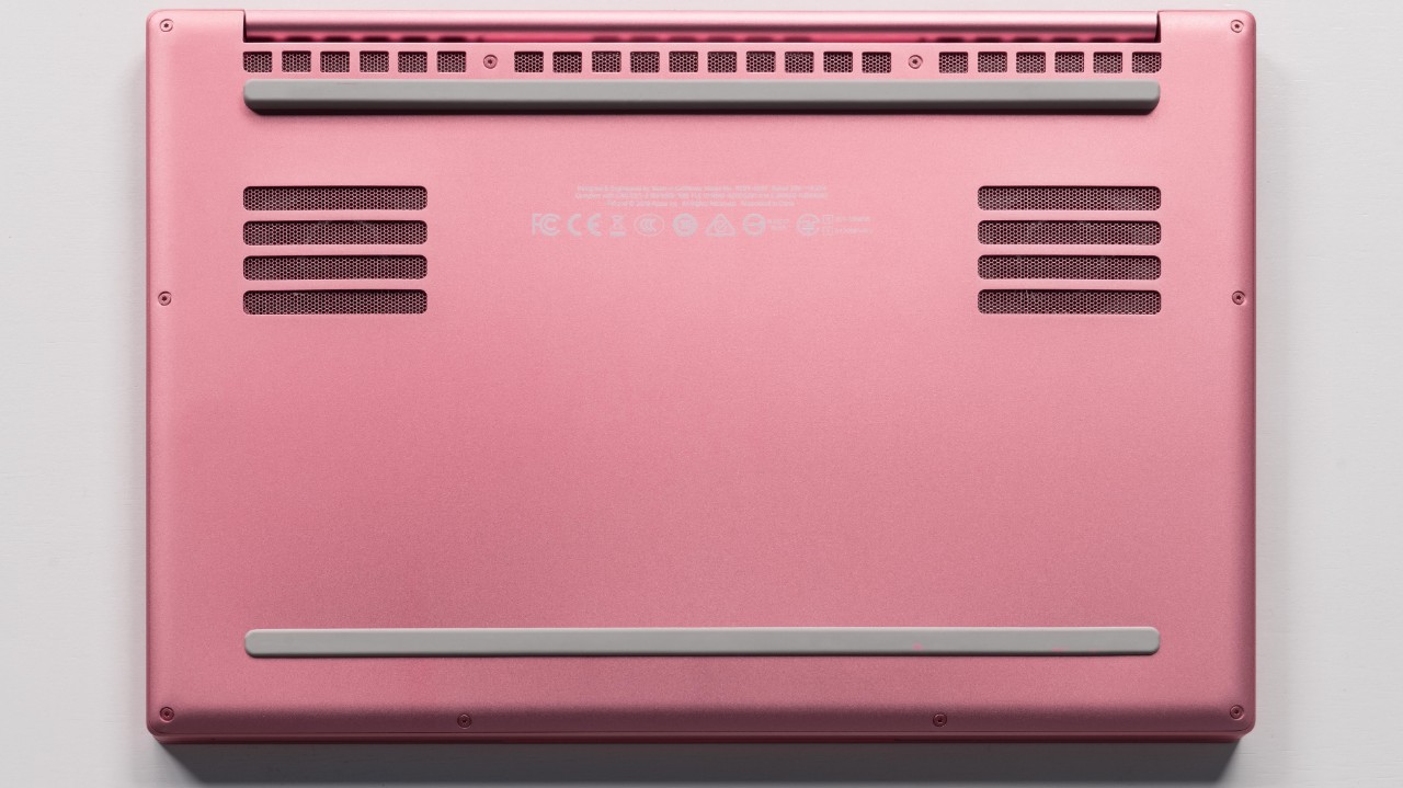 聊一款性价比巨低的笔记本电脑,粉色笔记本电脑英特尔