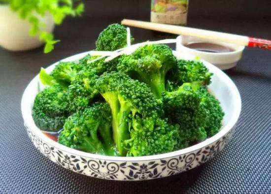 西兰花想洗得干净，不难，多加这一步，虫卵脏物主动跑出来