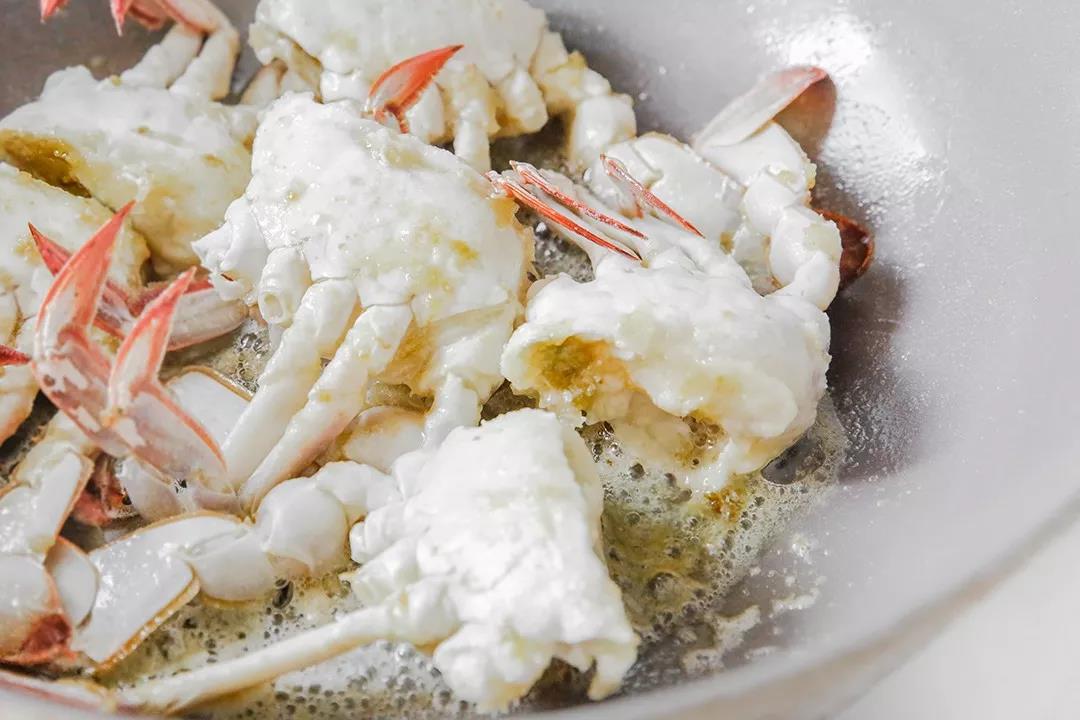 梭子蟹年糕煲做法大全家常,芋头火腿梭子蟹的做法大全