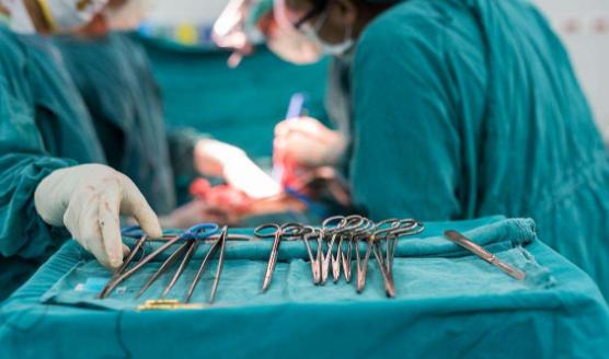 剖腹产横切竖切侧切有什么区别,生孩子时撕裂和侧切的区别