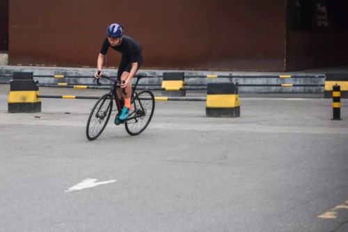 小牛电动niuus动力版锂电电动车,小牛电动车2024新款nxt测评