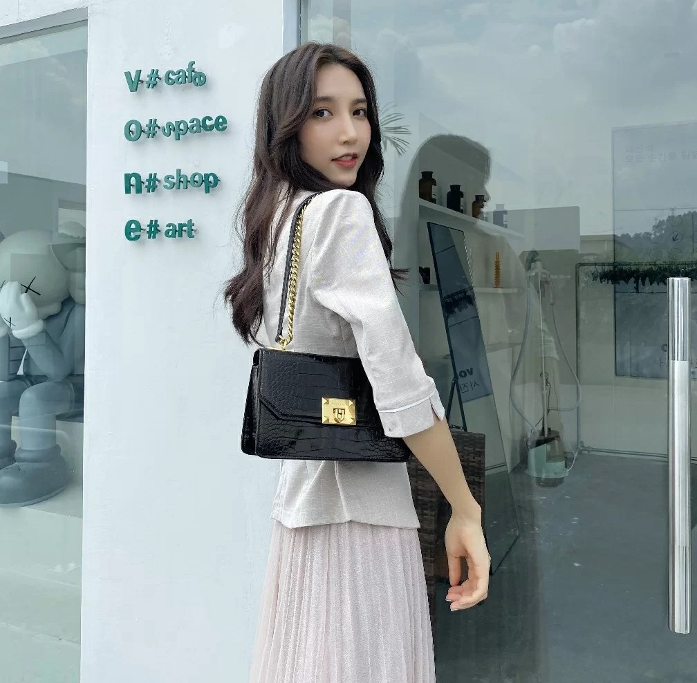 小ck包包流行蝴蝶结,小ck包包为什么有点硬