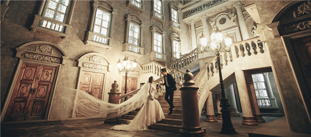 夜景拍摄小清新风格摩托婚纱照,夜景婚纱照个性