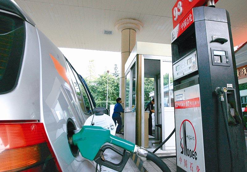 每次加油都加满好不好,每次加油都加添加剂有坏处吗