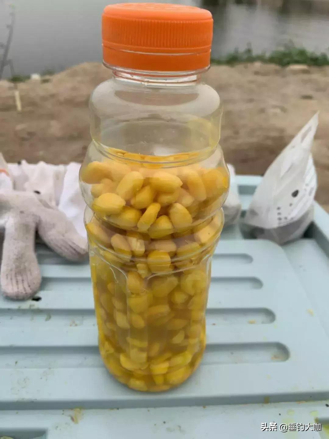 在家没事制作钓鱼浮漂,没事自己制作一根钓鱼竿