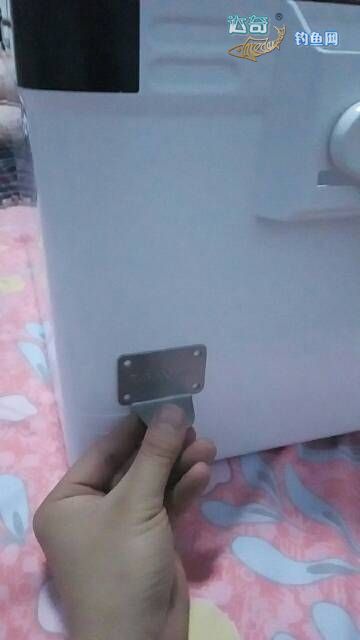 黑坑钓箱拉饵盘正确的安装,钓箱更换配件