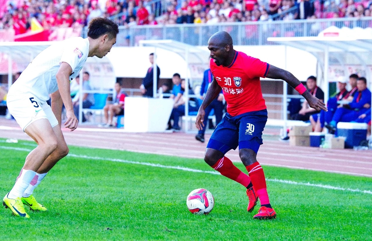 欧沃耶利中甲金靴,欧沃耶利主场首秀