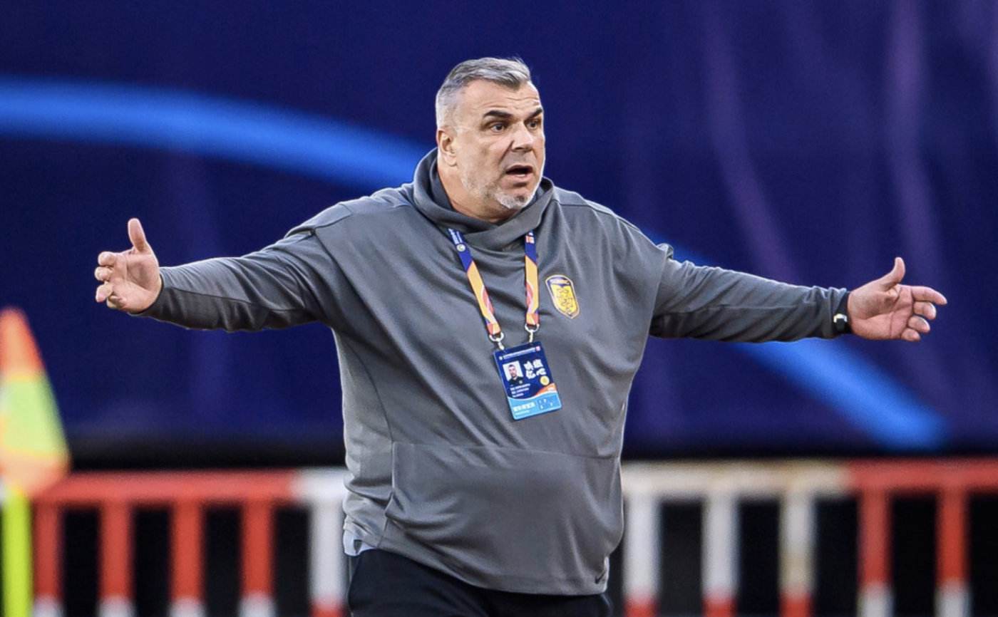 苏宁解散后续，主帅自掏腰包为全队买手机，重情重义却是这般结局