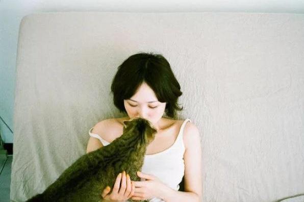 幽默风趣的短句笑到肚子疼,一本正经的胡说八道幽默句子