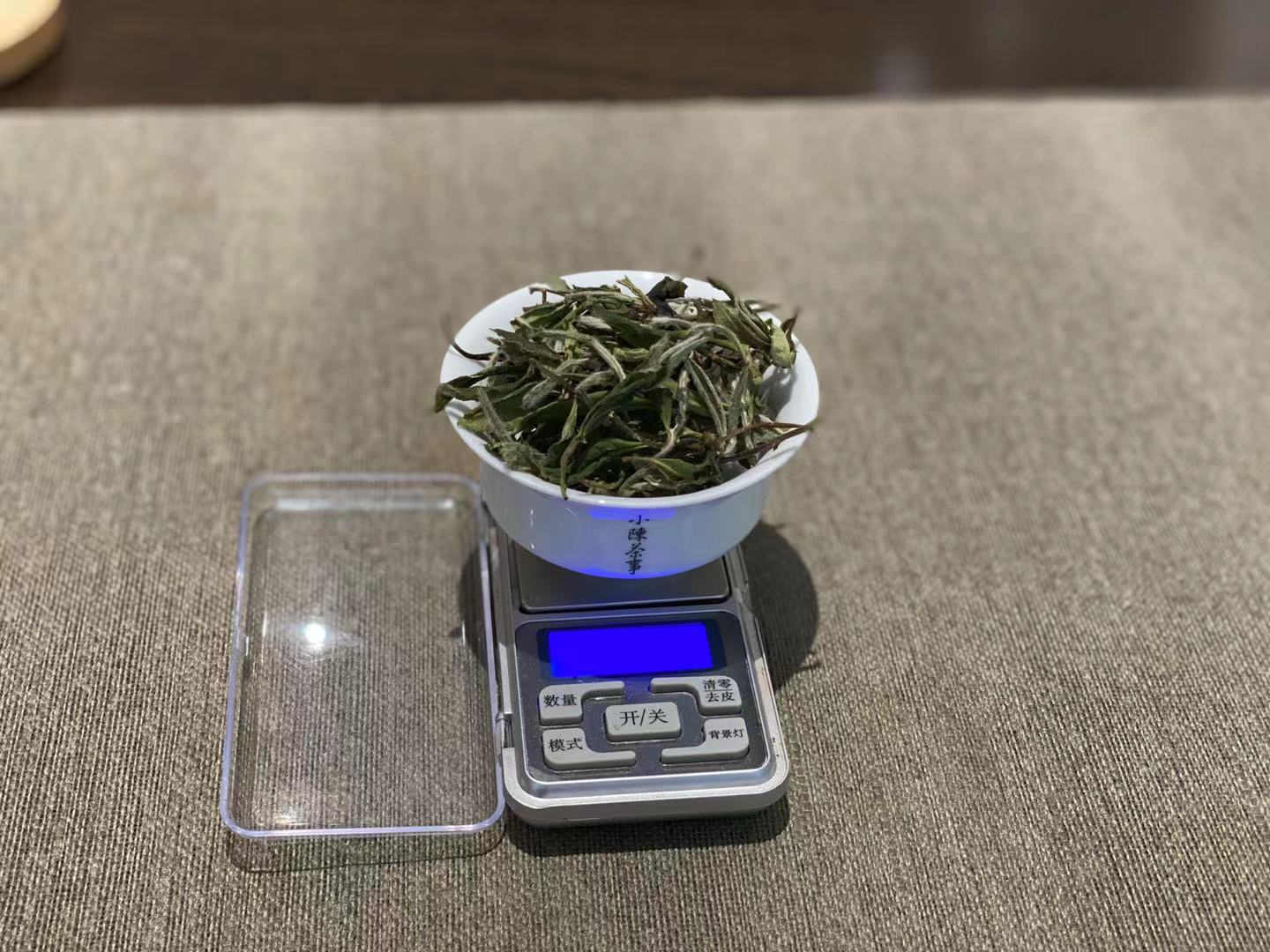 茶友们所热捧的老白茶究竟是什么,为什么有的白茶怎么泡都不苦涩