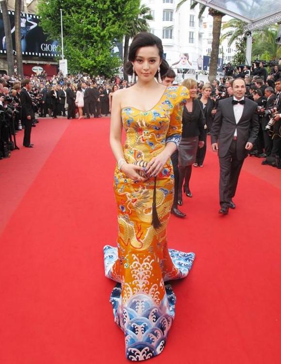 范冰冰孕妇装图片,范冰冰穿薄纱黄色衣服