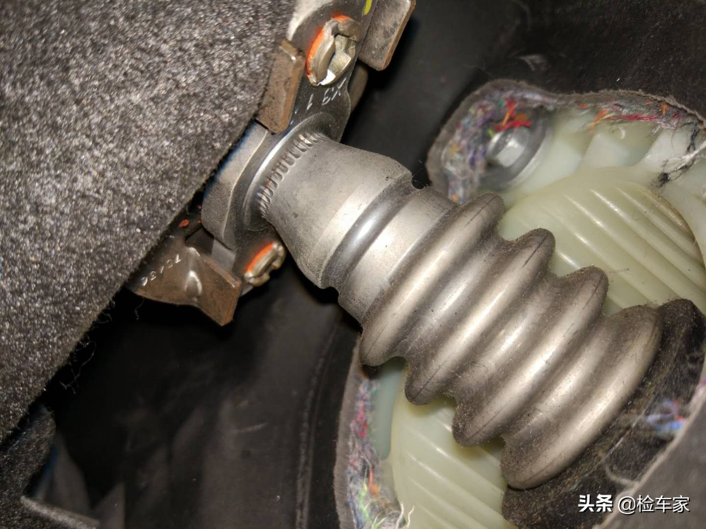 2万公里贬值80多万，45万买辆V8+6.4L的JEEP大切诺基SRT还值吗？