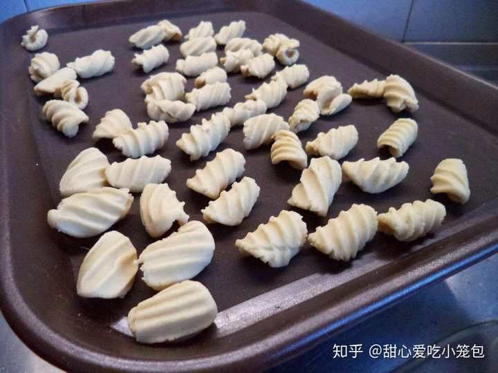 山药蛋和莜面栲栳栳,只有莜面栲栳栳还有个山药蛋