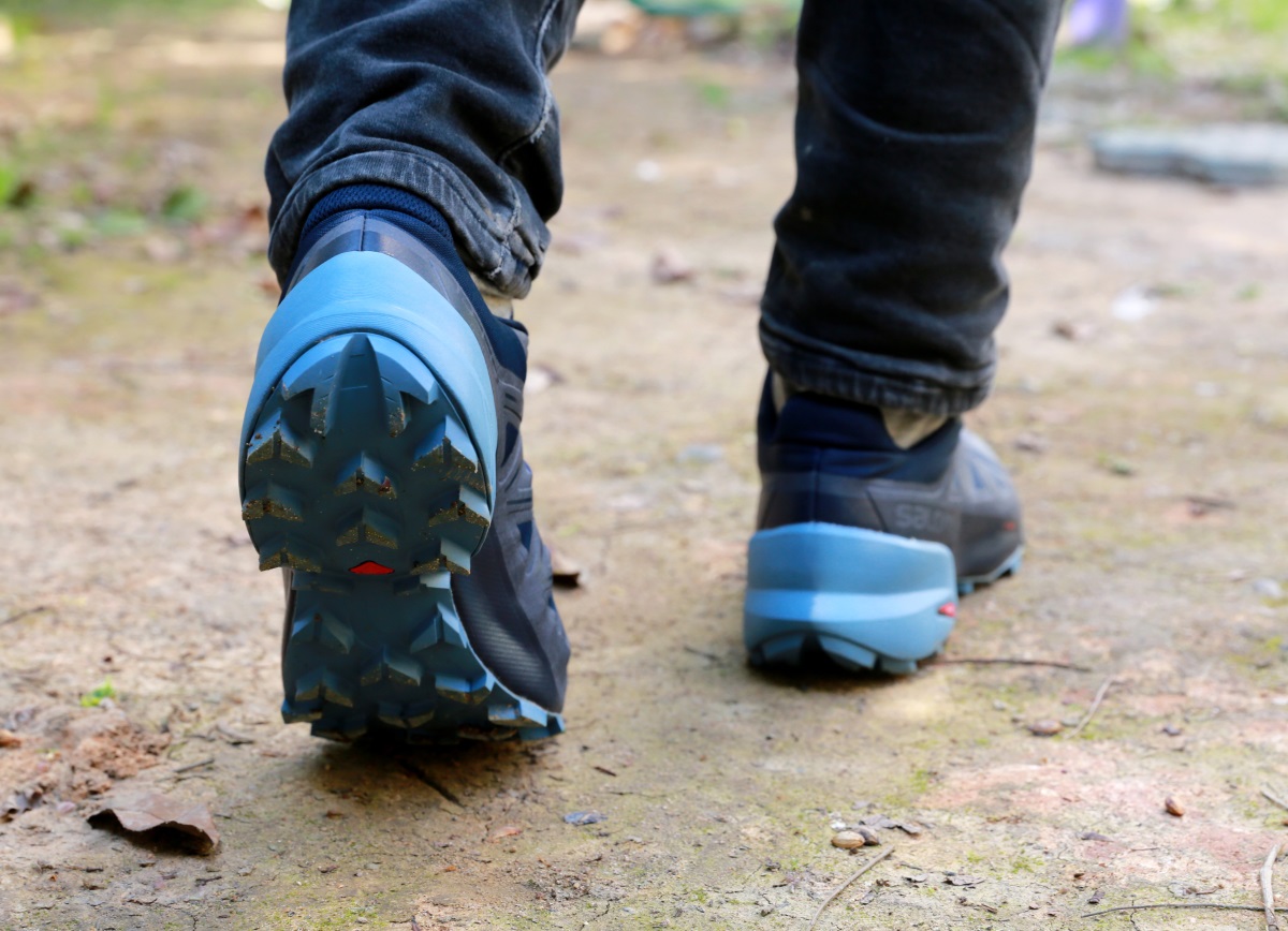 萨洛蒙跑步鞋怎么样,萨洛蒙跑步鞋和登山鞋