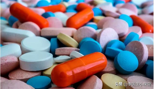 口腔溃疡起粉刺是缺维生素吗,口腔溃疡呈菜花状是什么病